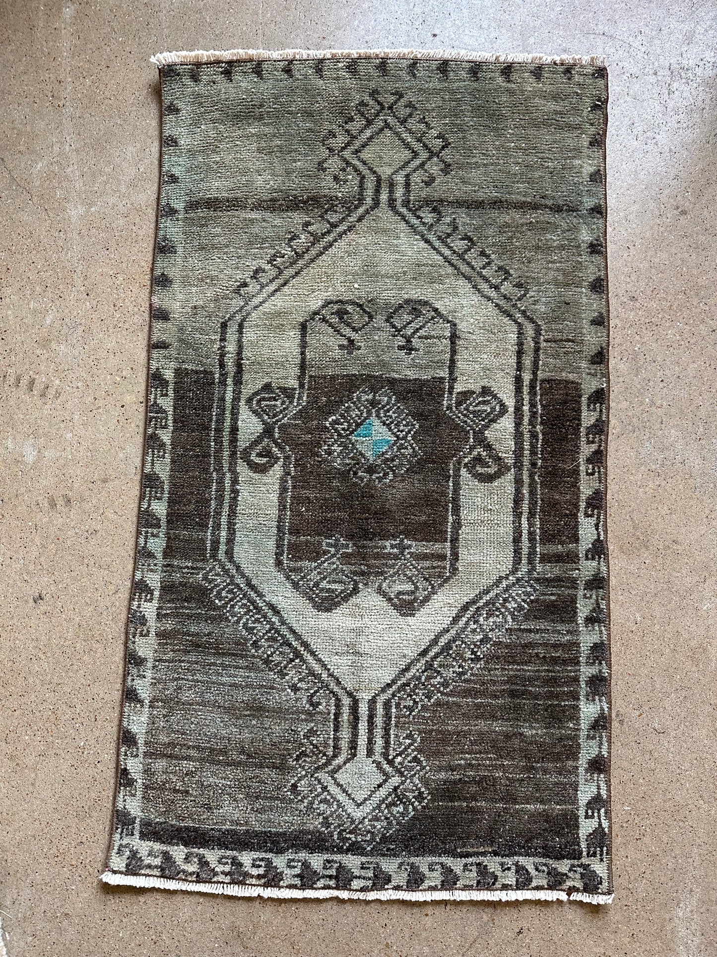 Neutral Masculine Mini